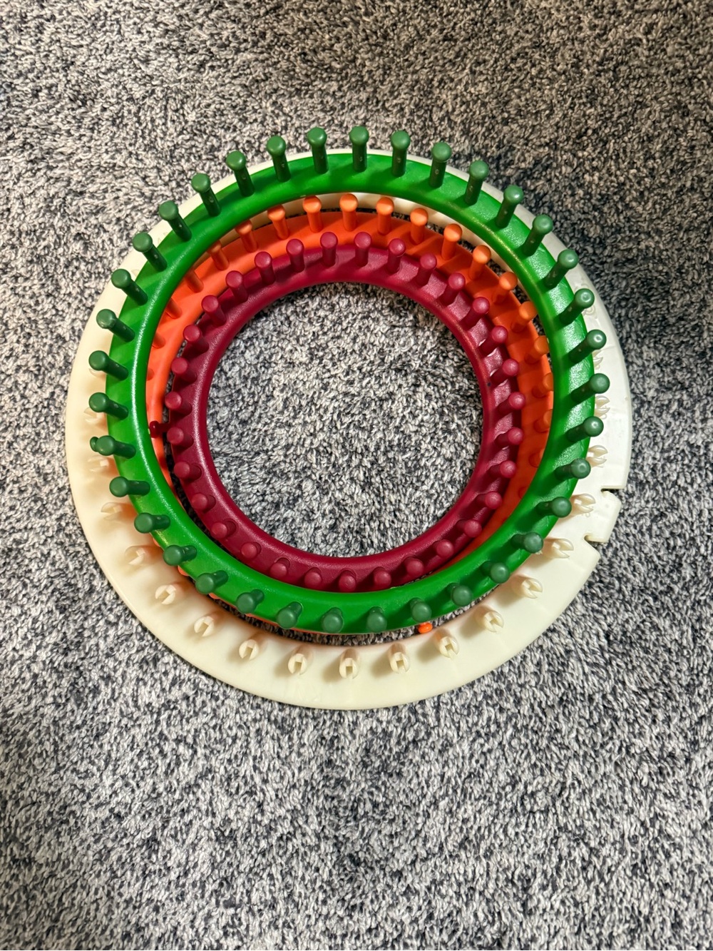 Multi-Color Round Loom Set - Picture 2 of 2